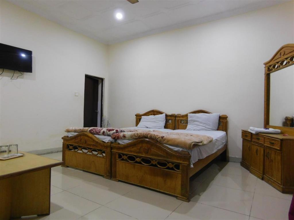 Hotel Humera Bahawalpur Bagian luar foto