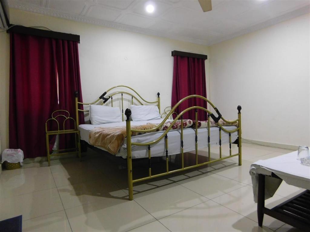 Hotel Humera Bahawalpur Bagian luar foto