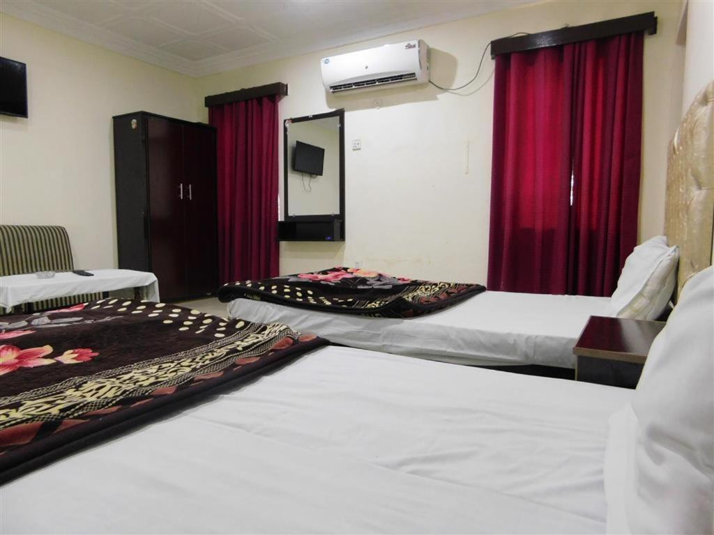Hotel Humera Bahawalpur Bagian luar foto